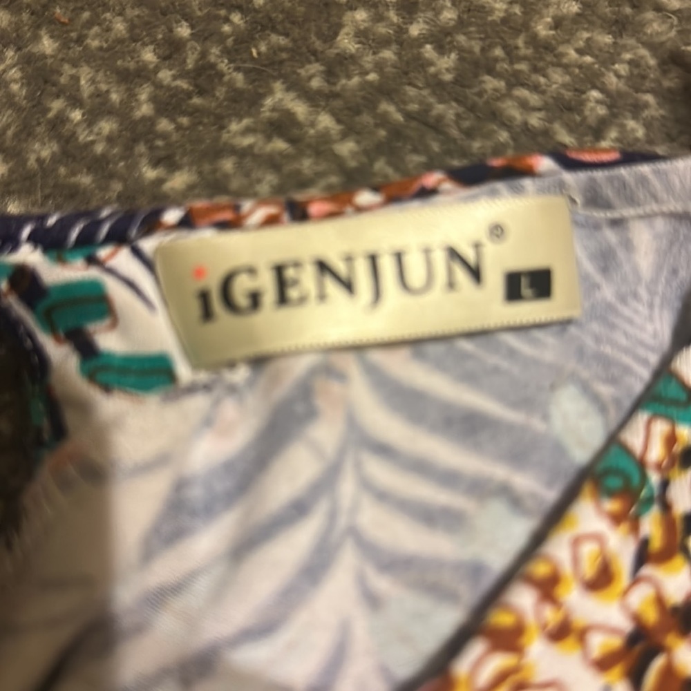 iGenJun brand feather tank top - Picture 2 of 3